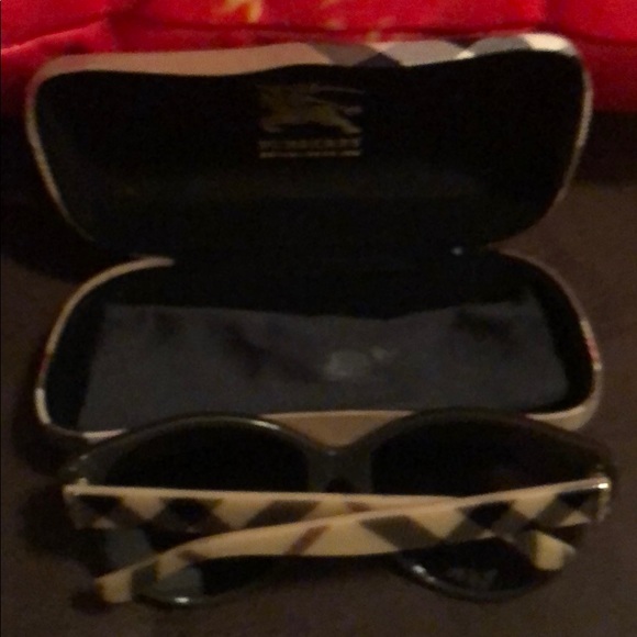 Burberry Sunglasses - Picture 4 of 8